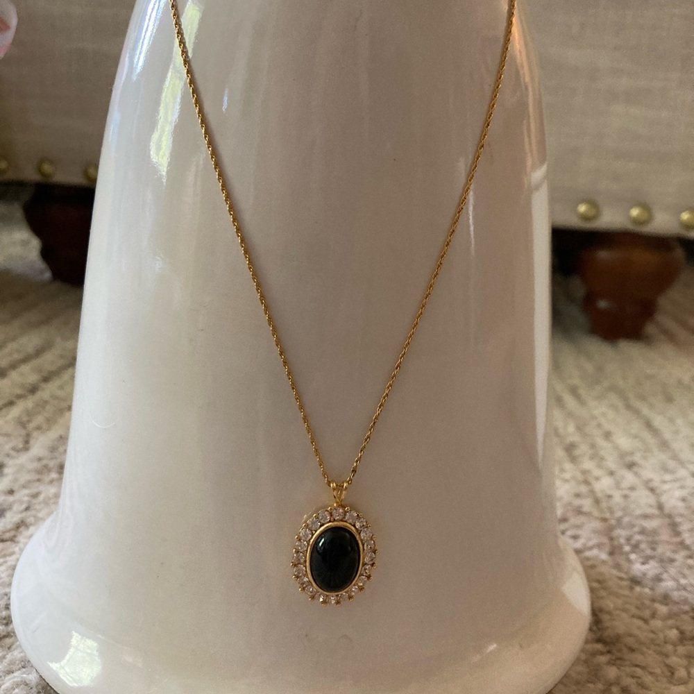 Vintage Trifari Gold and Black Rhinestone Pendant Necklace 18”
